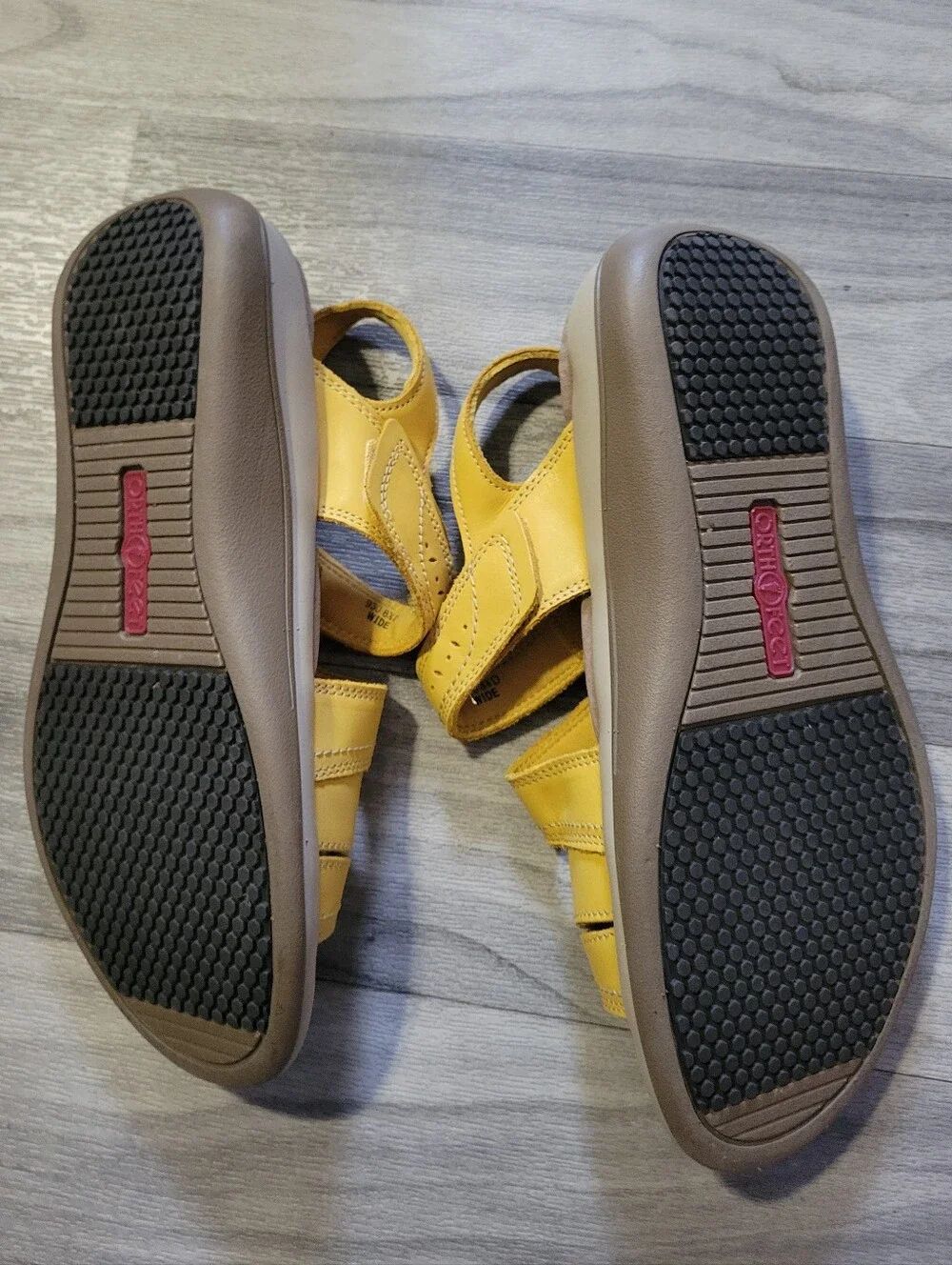 Orthofeet Yellow Comfort Sandals Size 8.5 Wide